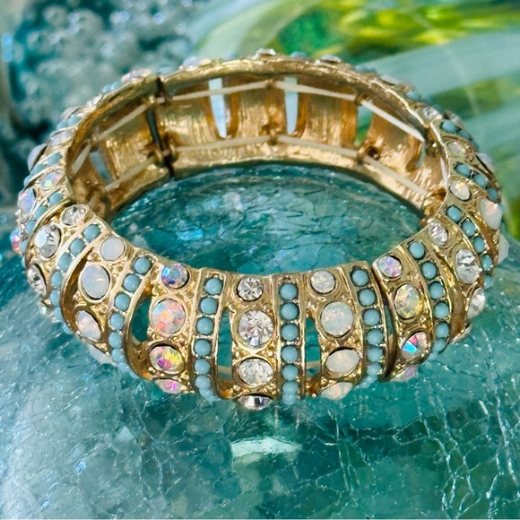 Pretty Beaded and Crystal Rhinestone Gold Tone Expansion Bracelet - Picture 7 of 7